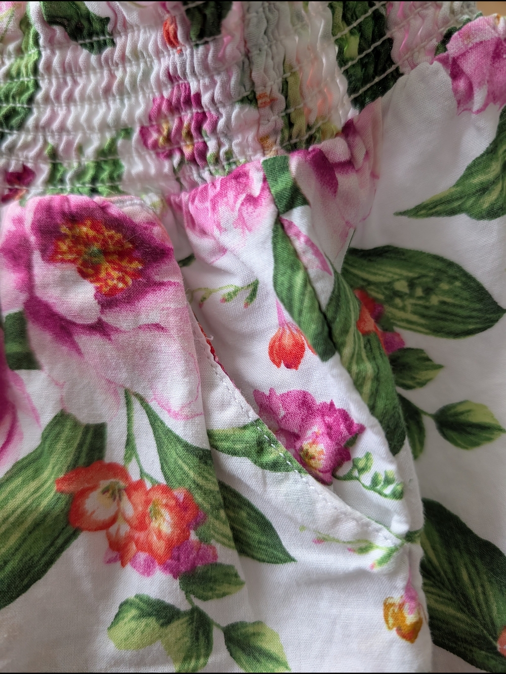 Janie and Jack White Floral Smocked Waist Tropical Floral Shorts Sz 4 - Picture 3 of 3